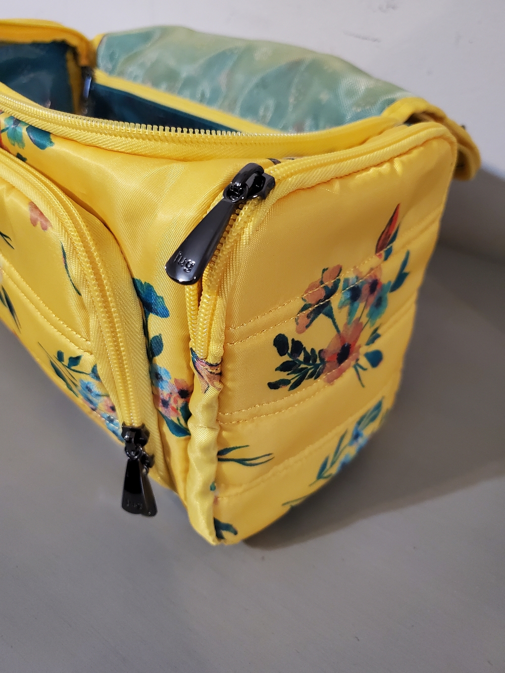 lug Trolley XL Cosmetic Case Bouquet Yellow Travel Organizer Toiletry Bag